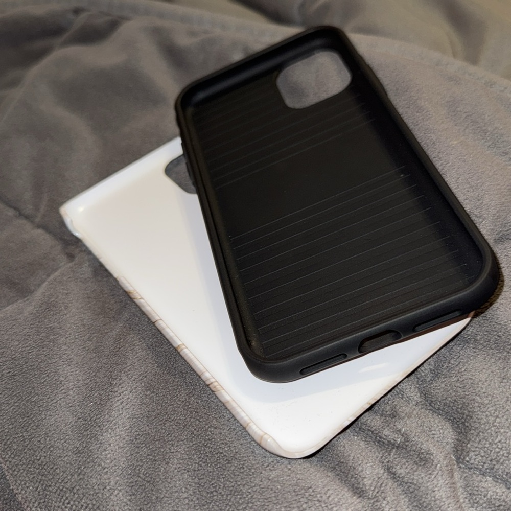 iPhone 11 Burga phone case - Picture 4 of 5